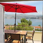 Apartman Family Friendly With A Swimming Pool Okrug Gornji, Ciovo - 8626 Trogir