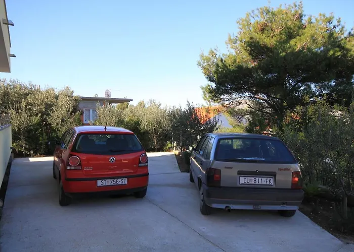 Family Friendly Apartments With A Swimming Pool Okrug Gornji, Ciovo - 8626 Trogir