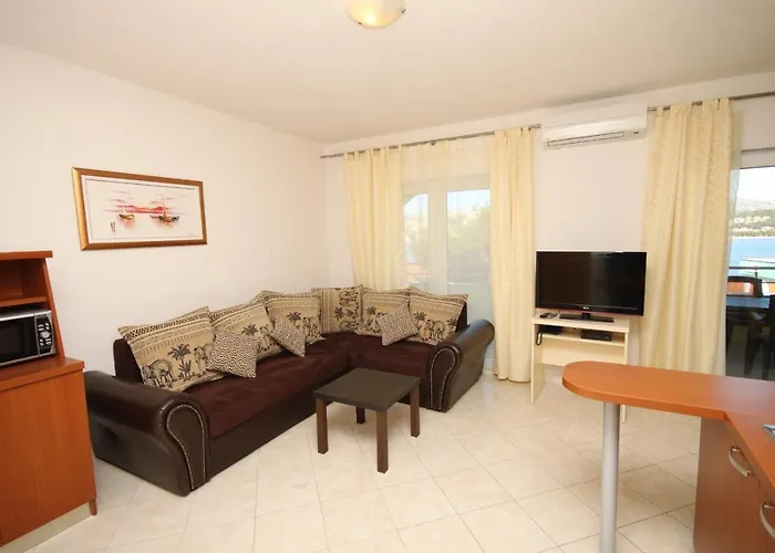 Family Friendly Apartments With A Swimming Pool Okrug Gornji, Ciovo - 8626 *