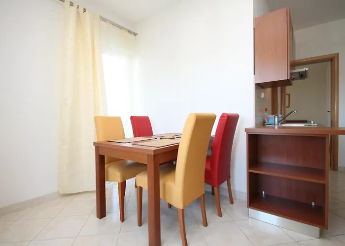 Family Friendly Apartments With A Swimming Pool Okrug Gornji, Ciovo - 8626 Apartment