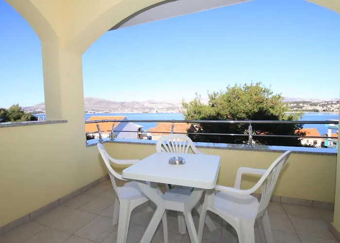 Family Friendly Apartments With A Swimming Pool Okrug Gornji, Ciovo - 8626 Apartment Trogir