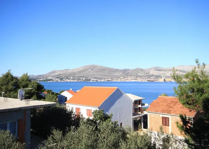 Family Friendly Apartments With A Swimming Pool Okrug Gornji, Ciovo - 8626 Apartment Trogir