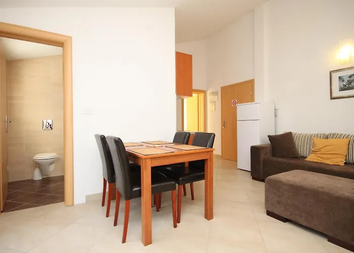 Family Friendly Apartments With A Swimming Pool Okrug Gornji, Ciovo - 8626 Apartment Trogir