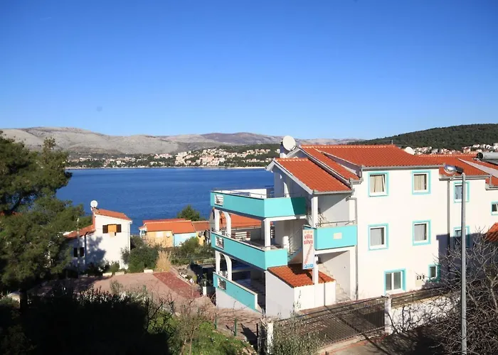 Family Friendly Apartments With A Swimming Pool Okrug Gornji, Ciovo - 8626 Trogir