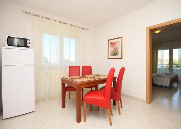 Family Friendly Apartments With A Swimming Pool Okrug Gornji, Ciovo - 8626 Apartment Trogir