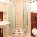 Lägenhet Family Friendly With A Swimming Pool Okrug Gornji, Ciovo - 8626 *