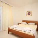 Family Friendly With A Swimming Pool Okrug Gornji, Ciovo - 8626 Lägenhet *