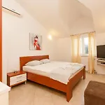 Lägenhet Family Friendly With A Swimming Pool Okrug Gornji, Ciovo - 8626