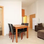 Family Friendly With A Swimming Pool Okrug Gornji, Ciovo - 8626 Lägenhet Trogir