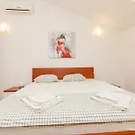 Family Friendly Apartments With A Swimming Pool Okrug Gornji, Ciovo - 8626 Apartment Trogir