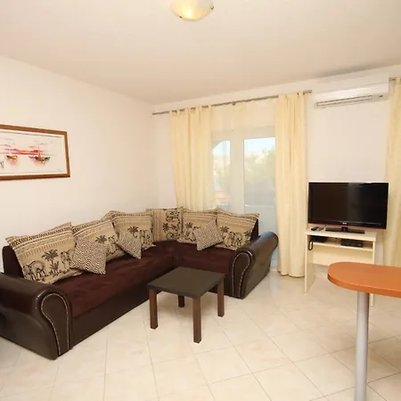 Family Friendly With A Swimming Pool Okrug Gornji, Ciovo - 8626 *