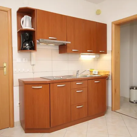 Family Friendly With A Swimming Pool Okrug Gornji, Ciovo - 8626 公寓
