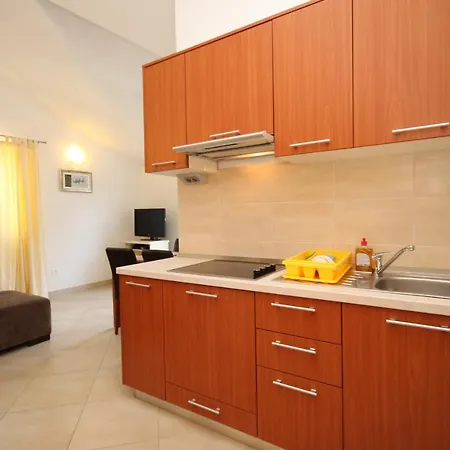 公寓 Family Friendly With A Swimming Pool Okrug Gornji, Ciovo - 8626