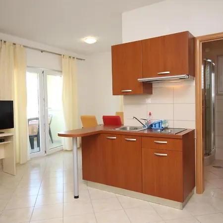 شقة Family Friendly With A Swimming Pool Okrug Gornji, Ciovo - 8626