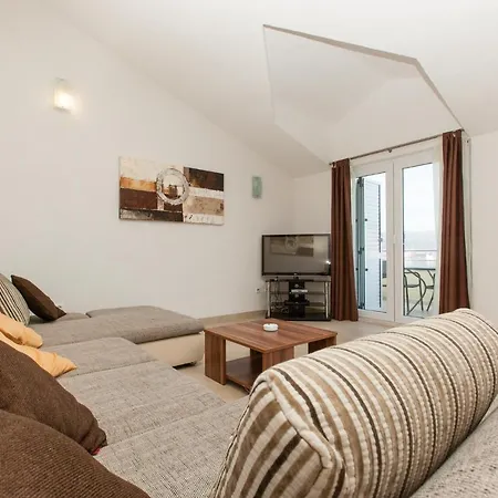 Family Friendly With A Swimming Pool Okrug Gornji, Ciovo - 8626 Trogir