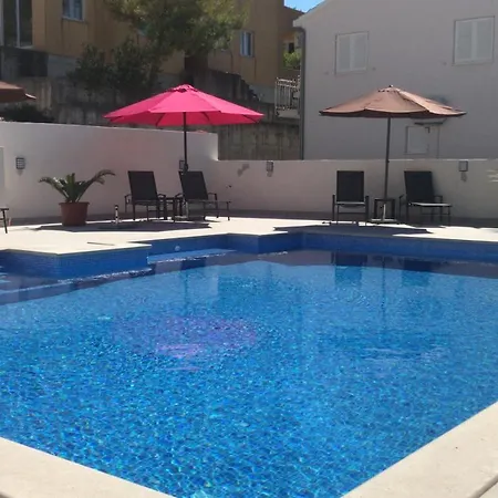 公寓 Family Friendly With A Swimming Pool Okrug Gornji, Ciovo - 8626
