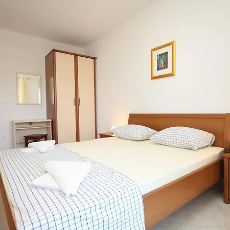 Family Friendly With A Swimming Pool Okrug Gornji, Ciovo - 8626 特罗吉尔