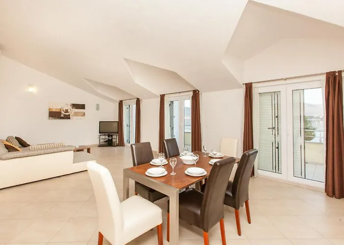 Family Friendly With A Swimming Pool Okrug Gornji, Ciovo - 8626 Appartement Trogir