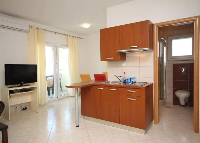 Appartement Family Friendly With A Swimming Pool Okrug Gornji, Ciovo - 8626
