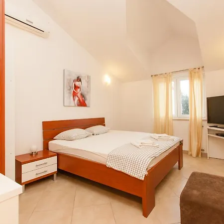 Apartament Family Friendly With A Swimming Pool Okrug Gornji, Ciovo - 8626