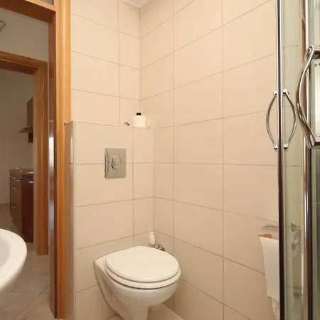 Apartament Family Friendly With A Swimming Pool Okrug Gornji, Ciovo - 8626 *